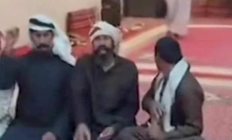 شاهد بالصورة والفيديو.. الجميع عانقه واحتفل به.. أسرة سعودية تستقبل عامل سوداني غاب عنهم لسنوات بفرحة هستيرية 1 482492550 9482730571794738 4158430950500738953 n