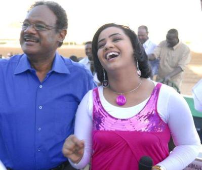 شاهد بالفيديو.. الملحن أحمد المك يتحدث عن علاقته بزوجته السابقة الفنانة أفراح عصام 10 المك وافراح