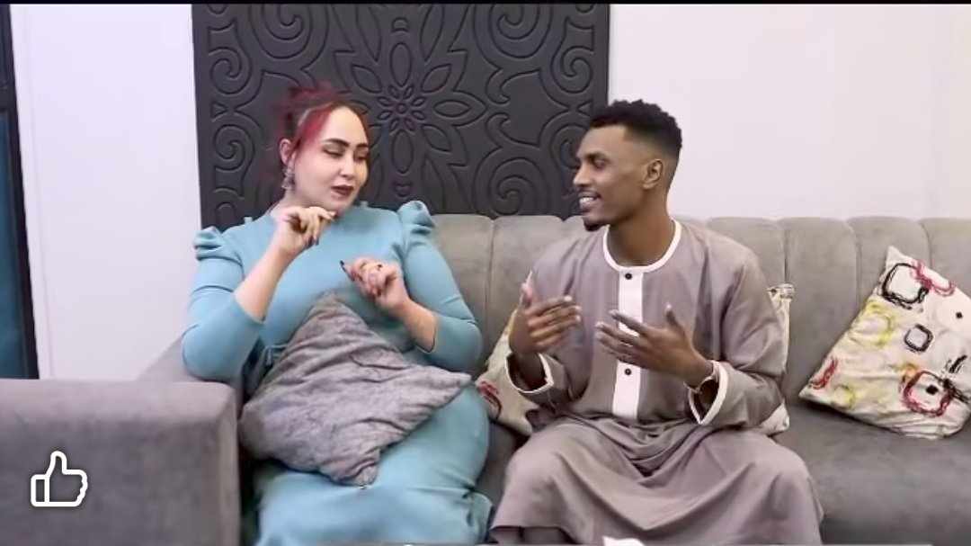 شاهد بالصورة والفيديو.. سخرية واسعة على مواقع التواصل من "كليب" سوداني تم تصويره داخل "كافيه" بالقاهرة والجمهور: (المودل خالة مجيهة وجنقو مصر فشفشفوا مصارينا) 10 489228832 1353801212434421 7350831292134893490 n