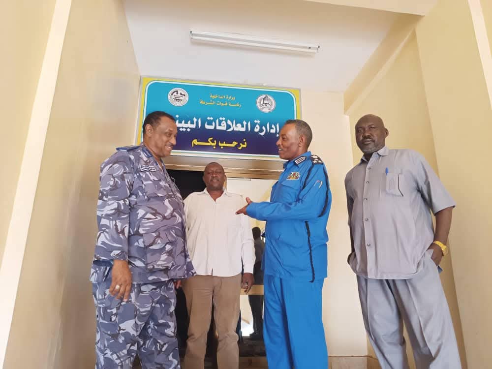 مدير الإدارة العامة لمجمعات خدمات الجمهور يتفقد مجمع خدمات العلاقات البينية بالخرطوم تمهيداً لإستئناف العمل 10 FB IMG 1746000558961