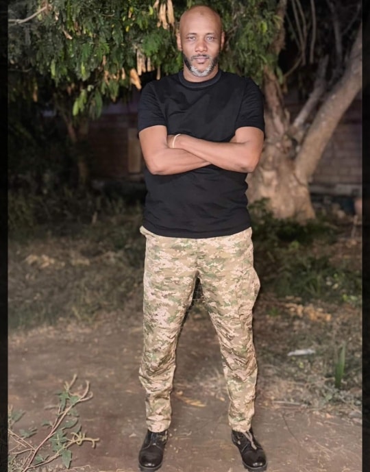 الفنان جمال فرفور يكتب لرئيس مجلس السيادة: (تابعنا بكل فخر قراراتكم, لن نقول لكم قول المرجفين اذهبوا فقاتلوا انا ها هنا قاعدون ولكن نقول لكم قول الفخر ووعد الرجال إنا معكم وخلفكم فارموا بنا حيث شئتم فخلفكم شعب كامل) 11 فرفور الجيش