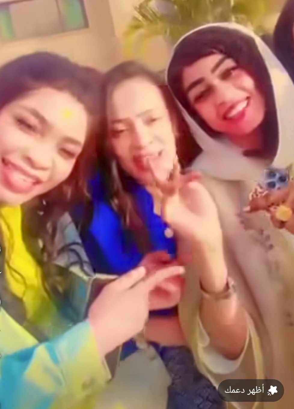 شاهد بالصورة والفيديو.. أطلقت على نفسها لقب (شيخة ست الكل).. الفنانة السودانية مروة الدولية تحشد عدد من الفتيات للترويج لأغنيتها الجديدة بطريقة مثيرة 10 494823025 674068808834056 7522389329481258822 n