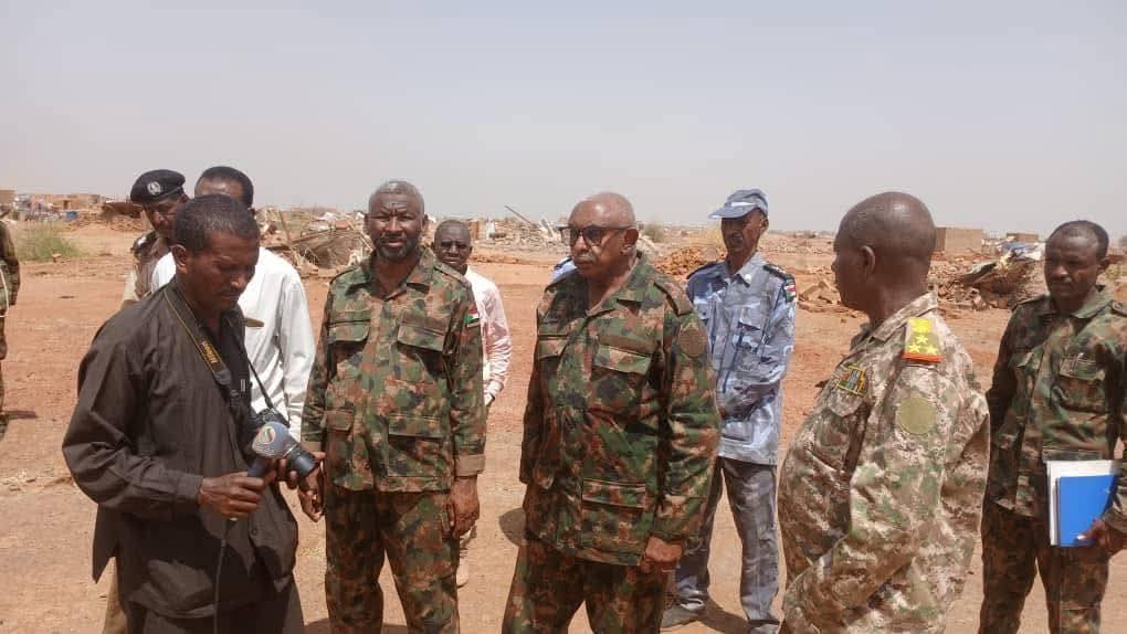 بدء عمليات إزالة السكن العشوائي بمنطقة الخيرات بمحلية شرق النيل وحدة سوبا شرق الإدارية 10 FB IMG 1747647325127