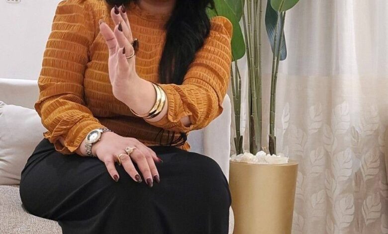 (أعمل بذكاء وليس بجهد) حسناء الفن السوداني أفراح عصام تبهر جمهورها بجلسة تصوير جديدة 1 أفراح عصام