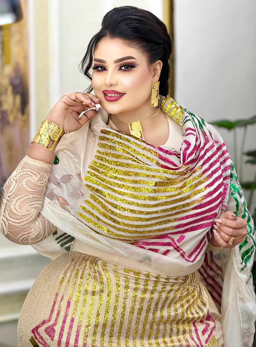 شاهد بالصور والفيديو.. الفنانة توتة عذاب تثير ضجة إسفيرية واسعة وتستعرض جمالها وجسمها بطريقة مثيرة ومتابعون: (عمليات النحت والشفط واضحة) 12 توتة عذاب2