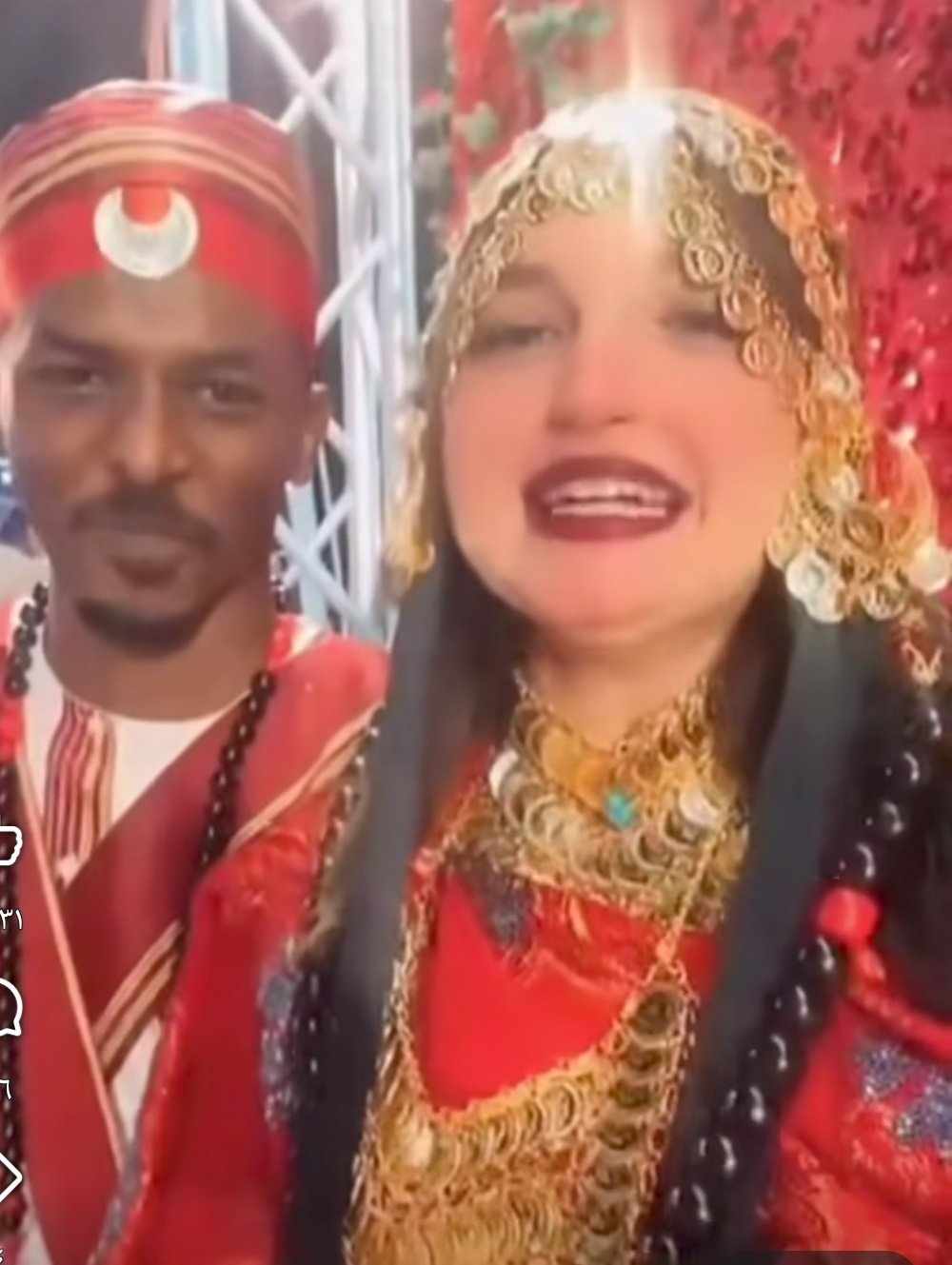 شاهد بالصورة والفيديو.. في حفل بهيج حضره عدد من المطربين.. زواج شاب سوداني من فتاة مصرية والعروس تتغزل في عريسها: (عريسي السوداني الله أكبر عليه) 10 494819894 9242154405884935 2331718798587566722 n