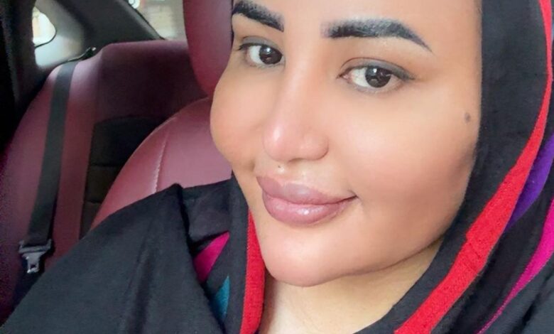 شاهد بالفيديو.. الناشطة السودانية المثيرة للجدل رانيا الخضر تكشف عن علاقتها بمدير مكتب البرهان "سبدرات" 1 رانيا الخضر3