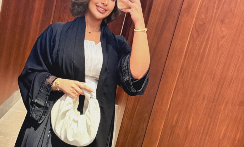 شاهد بالصور.. "أصبحت أكتفي بمن لا يُطفئ ضوئي".. الحسناء السودانية "لوشي" تعود لخطف الأضواء على السوشيال ميديا بإطلالة ساحرة 1 لوشي جديد