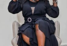 شاهد بالفيديو.. الفنانة السودانية منى ماروكو تثير غضب إسفيري واسع برقصات فاضحة أبرزت فيها "مؤخرتها" للجمهور في حفل خاص 8 منى ماروكو