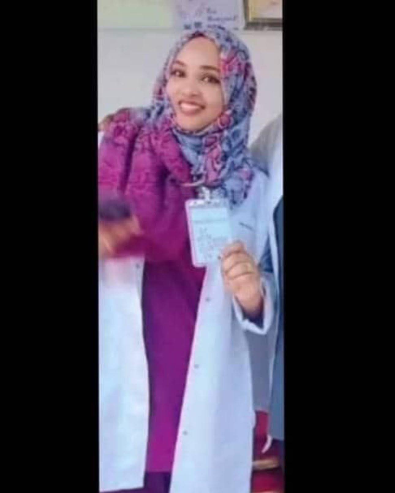 بالفيديو.. ظهرت وهي تخاطب احتفال لزملائها.. شاهد مقطع مؤثر يدمي القلوب للطبيبة السودانية "روعة" التي قتلها طليقها مسدداً لها 16 طعنة في حادثة بشعة بمدينة مروي 10 الطبيبة روعة