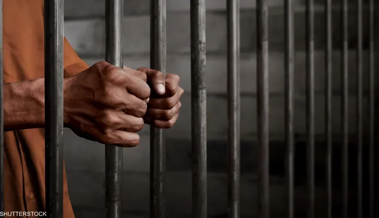 شاهد بالفيديو.. بعد أن عثرت على صورة فاضحة لخطيبها مع عشيقته المتزوجة.. فتاة سودانية تفتح بلاغات في "نسابتها" وتقوم بسجن والده وشقيقته 1 1 1605491