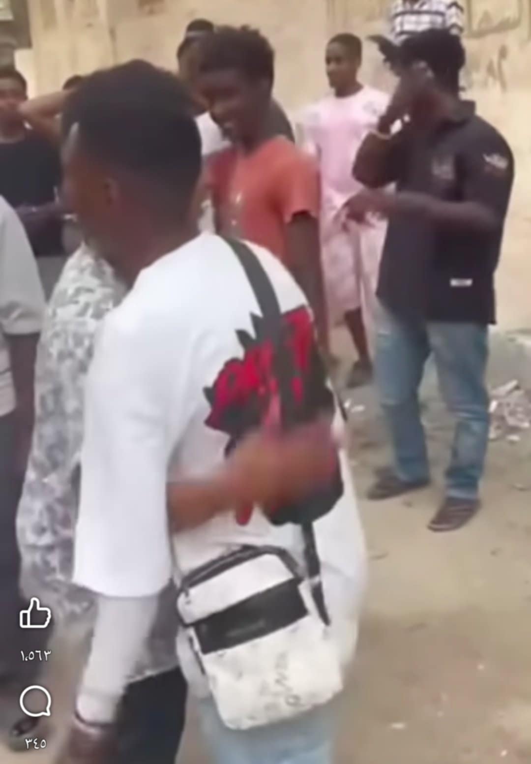 شاهد بالفيديو.. من أحد أحياء القاهرة.. مراهقون سودانيون يذرفون الدموع لحظة وداعهم لصديقهم العائد إلى أرض الوطن 10 7bbe7bcf 52a0 4c00 a07b 8ed0f4d24c3c