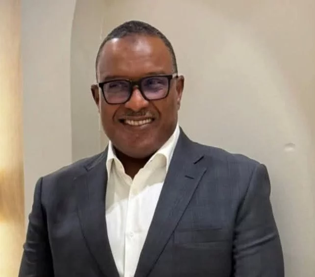 شاهد بالفيديو.. رئيس نادي المريخ الجديد يبشر جماهير الفريق عقب نهاية أول اجتماع لمجلسه 10 FB IMG 17554118652652