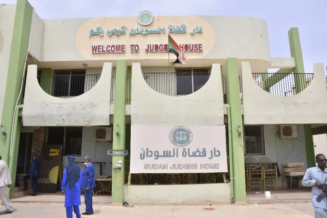 رئيس القضاء يتفقد مجمعات المحاكم بمحلية الخرطوم 10 FB IMG 1755598364096