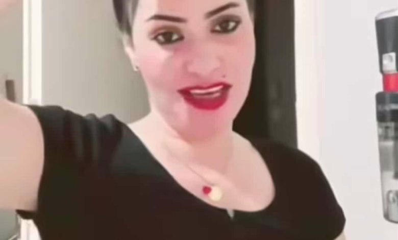 شاهد بالصورة والفيديو.. بأزياء مثيرة.. تيكتوكر سودانية تخرج وترد على سخرية بعض الفتيات: (أنا ما بتاجر بأعضائي عشان أكل وأشرب وتستاهلن الشتات عبرة وعظة) 1 2499828a 5fa3 4011 adea 527621231b29