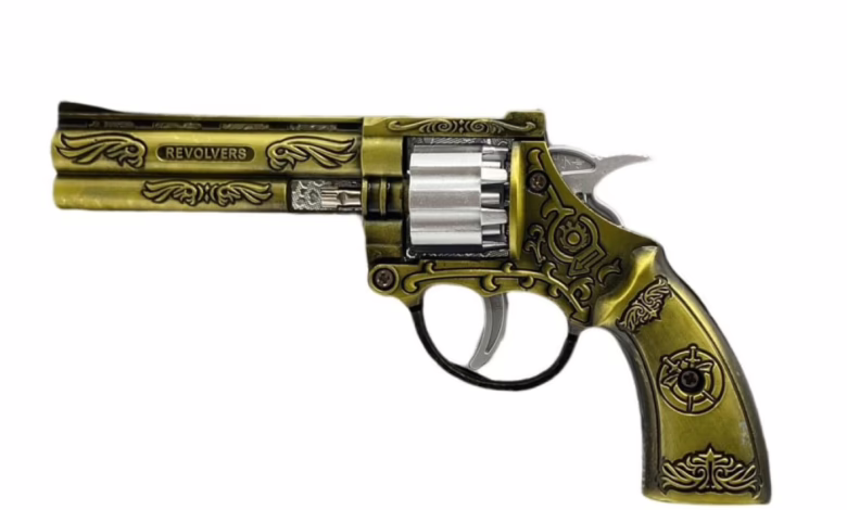 شاهد بالفيديو.. في لقطة طريفة وبعد أن منعت السلطات إطلاق الأعيرة النارية في المناسبات.. مواطنون ولاية كسلا يحتفلون مع عريس بأطلاق الذخيرة من "مسدسات" أطفال 1 6897383d9f3a3