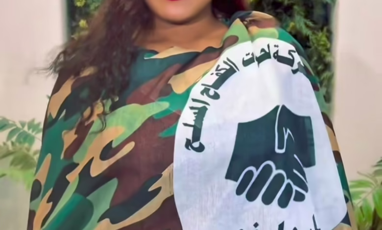 شاهد بالصورة والفيديو.. حسناوات سودانيات يدعمن حركات الكفاح المسلح بثياب عليها شعار الحركات وصورة تيكتوكر شهير وسط تساؤلات واسعة من الجمهور 1 6a868985 4b10 45eb b9b5 ce1b8fc872f2