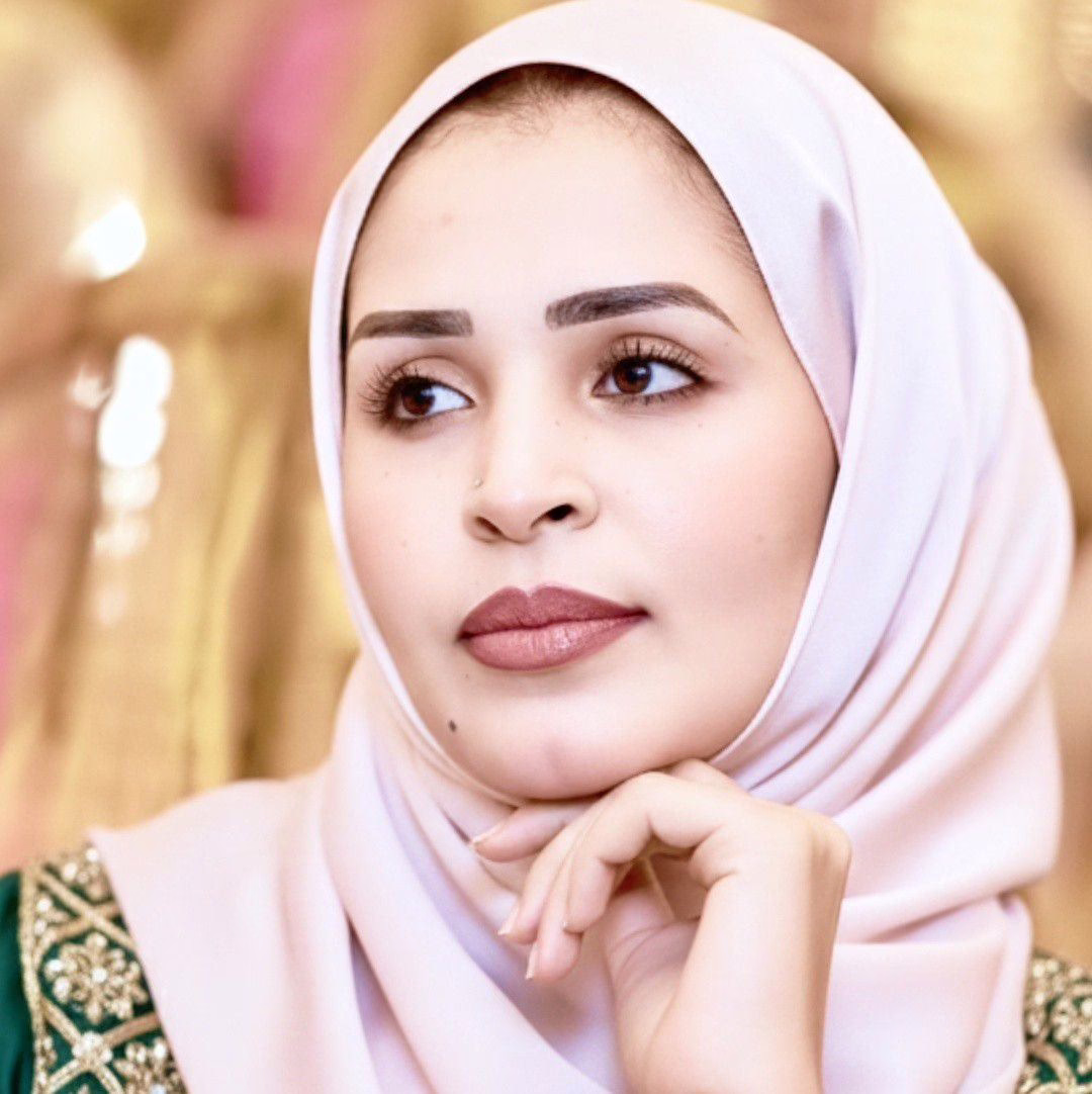 شاهد بالصورة.. "وزيرة القراية" وحسناء الإعلام السوداني تبهر متابعيها بإطلالة أنيقة تعبر فيها عن حيرتها بسبب (العدس والسخينة) 11 تغريد الخواض2