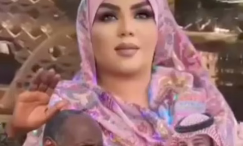 شاهد.. الفنانة ندى القلعة تمدح السعودية: (يا خادم الحرمين سلام وولي عهدك السعى للسلام) والقيادية بالحرية والتغيير حنان حسن تسخر: (أجي يا أخواني.. يا مثبت العقل والدين) 1 19eec1e0 cb42 4d52 a73b 818002487c20
