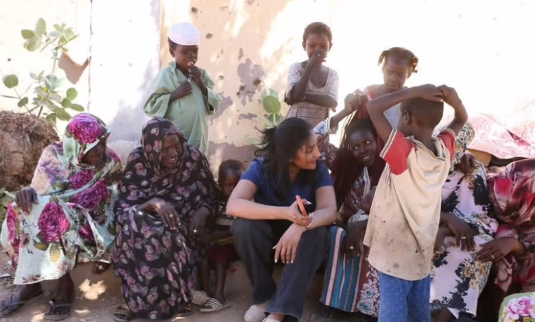 شاهد.. إبراهيم الميرغني ينشر صورة لزوجته تسابيح خاطر من زيارتها للفاشر ويتغزل فيها:(إمرأة قوية وصادقة ومصادمة ولوحدها هزمت كل جيوشهم) 1 577041970 10161936824110773 9193252249361338120 n