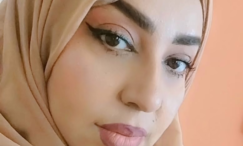 شاهد بالصورة.. مطربة سودانية تخطف الأضواء على مواقع التواصل الاجتماعي وتسحر المتابعين بجمالها الملفت بالحجاب 1 585553741 2996784327168121 6423891511349716224 n