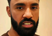 شاهد بالفيديو.. "الإنصرافي" يشيد بالفنان أحمد الصادق: (تعرض لابتلاء في حباله الصوتية وساهم في معركة الكرامة) والكجونكا يرد: (شكرا صرفه وباذن الله قريبا من قلب الدبه ايد بي ايد مع اهلنا نازحين الفاشر) 3 أحمد الصادق