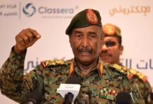 رئيس مجلس السيادة : عدم حرمان أي سوداني من استخراج الأوراق الثبوتية حتى وإن كان لديه بلاغات جنائية فهذه حقوق مشروعة 21 البرهان مؤتمر