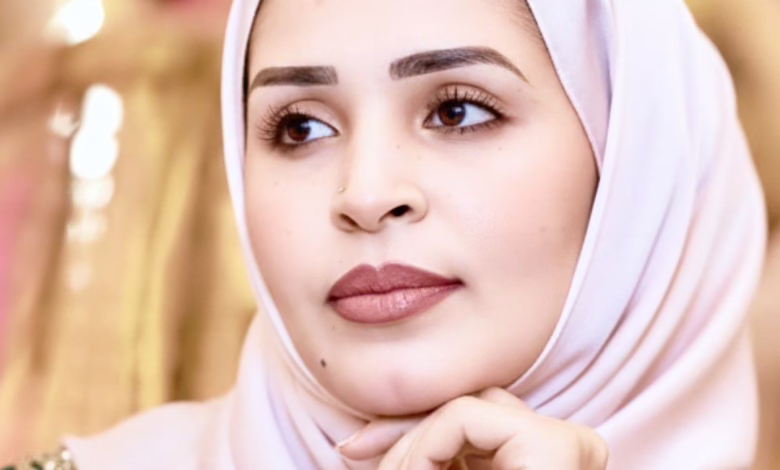 شاهد بالصورة.. "وزيرة القراية" وحسناء الإعلام السوداني تبهر متابعيها بإطلالة أنيقة تعبر فيها عن حيرتها بسبب (العدس والسخينة) 1 تغريد الخواض2