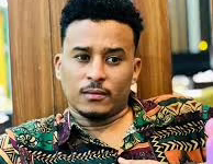 شاهد بالفيديو.. أحد أقارب الممثل مؤيد جمال يفتح النار على الكوميديان عوض شكسبير ويتهمه بإرسال جنجويد لمؤيد من أجل تهديده والتحقيق معه 7 مؤيد جمال