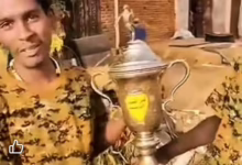 شاهد بالصورة والفيديو.. مستنفرون بالجيش يعيدون أغلى كأس في تاريخ الكرة السودانية بعد أن سرقه "الدعامة" 5 177a9015 5b2b 4259 aeb9 3e5171f36813