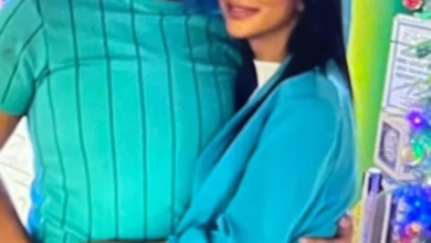 شاهد بالصورة.. نجمة السوشيال ميديا الحسناء أمول المنير تترحم على زوجها الحرس الشخصي لقائد الدعم السريع بتدوينة مؤثرة: (في مثل هذا اليوم التقيت بحب حياتي وزوجي وفقيد قلبي) 2 457190005 8532692790128121 5810774773703763961 n 768x1024 1 jpg 1