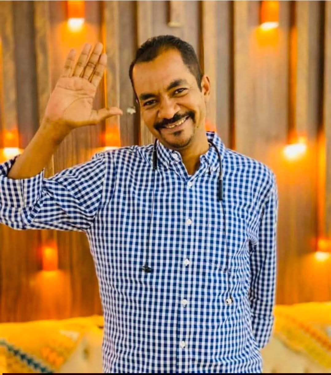 شاهد بالفيديو.. من داخل سرادق العزاء بود مدني.. والدة المذيع الراحل محمد محمود حسكا تكشف تفاصيل آخر مكالمة دارت بينهما وهذا ما طلبه منها (...) 10 597722698 1353765859880767 6625757557223003881 n