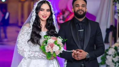 شاهد بالفيديو.. أثناء إحتفاله بزفافه.. الفنان أحمد أمين يُصِر على زميله عثمان بشة بالتفكير في الزواج والأخير يرد: "أبشر" 2 598811083 877788468119642 4797465695863787930 n