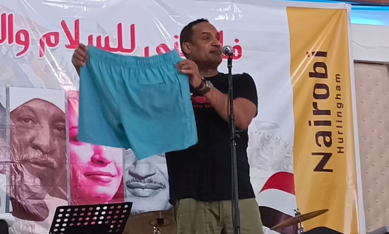 شاهد بالصورة.. الناشط محمد "تروس" يعود لإثارة الجدل ويستعرض "لباسه" الذي ظهر به في الحفل الضجة 1 603915601 1928411774727748 7516862381754057876 n