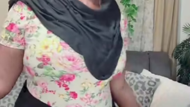 شاهد بالصورة والفيديو.. حسناء سودانية تشعل مواقع التواصل وتستعرض بجسمها في وصلة رقص فاضحة داخل منزلها 2 686d39f1 b24d 479e a86b 9c89308a92ec