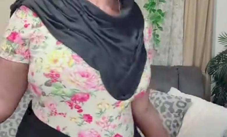 شاهد بالصورة والفيديو.. حسناء سودانية تشعل مواقع التواصل وتستعرض بجسمها في وصلة رقص فاضحة داخل منزلها 1 686d39f1 b24d 479e a86b 9c89308a92ec