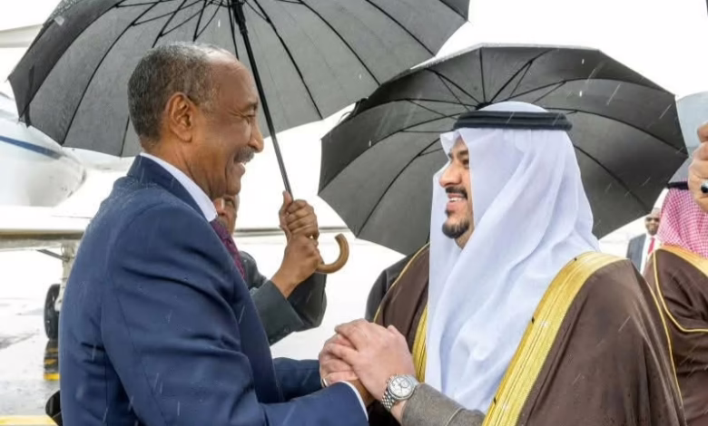 رئيس مجلس السيادة السوداني عبد الفتاح البرهان يصل الرياض 1 IMG ٢٠٢٥١٢١٥ ١١١٥٢١