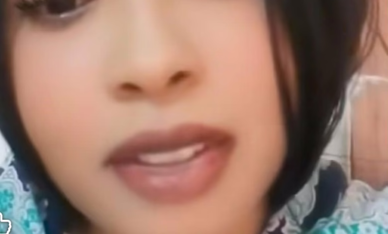 شاهد بالصورة والفيديو.. فتاة سودانية تسخر من "ميسرة": (البنات بحبوا الراجل السواق حتى لو ما عندو قروش وشكلك انت ما سواق عشان كدة كبرتها منك) 1 ee01e3c8 d329 49c7 a725 5272d4af0ed4 1