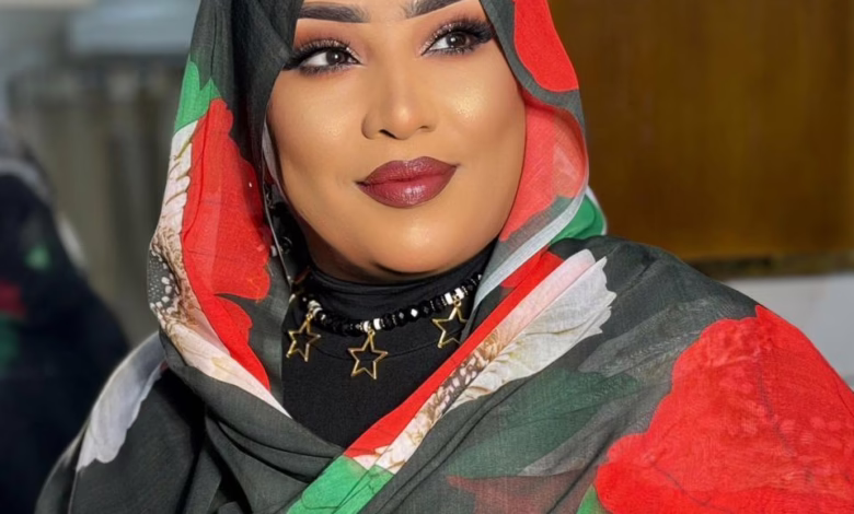 الإعلامية والشاعرة داليا الياس ترد على إتهام الجمهور لها بالتسبب في فصل المذيع الراحل محمد محمود حسكا من قناة النيل الأزرق 1 داليا الياس جديد