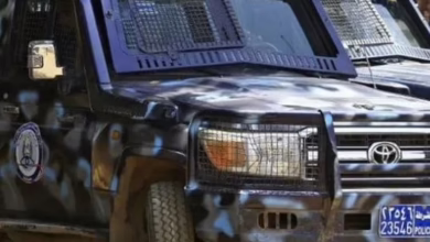 بالفيديو.. بعد هروب ومطاردة ليلاً.. شاهد لحظة قبض الشرطة السودانية على أكبر مروج لمخدر "الآيس" بأم درمان بعد كمين ناجح 2 شرطة 44