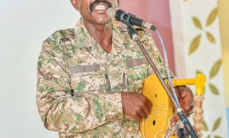 بالصورة.. فنان الطمبور الأول محمد النصري يلتحق رسمياً بالقوات المسلحة 1 محمد النصري