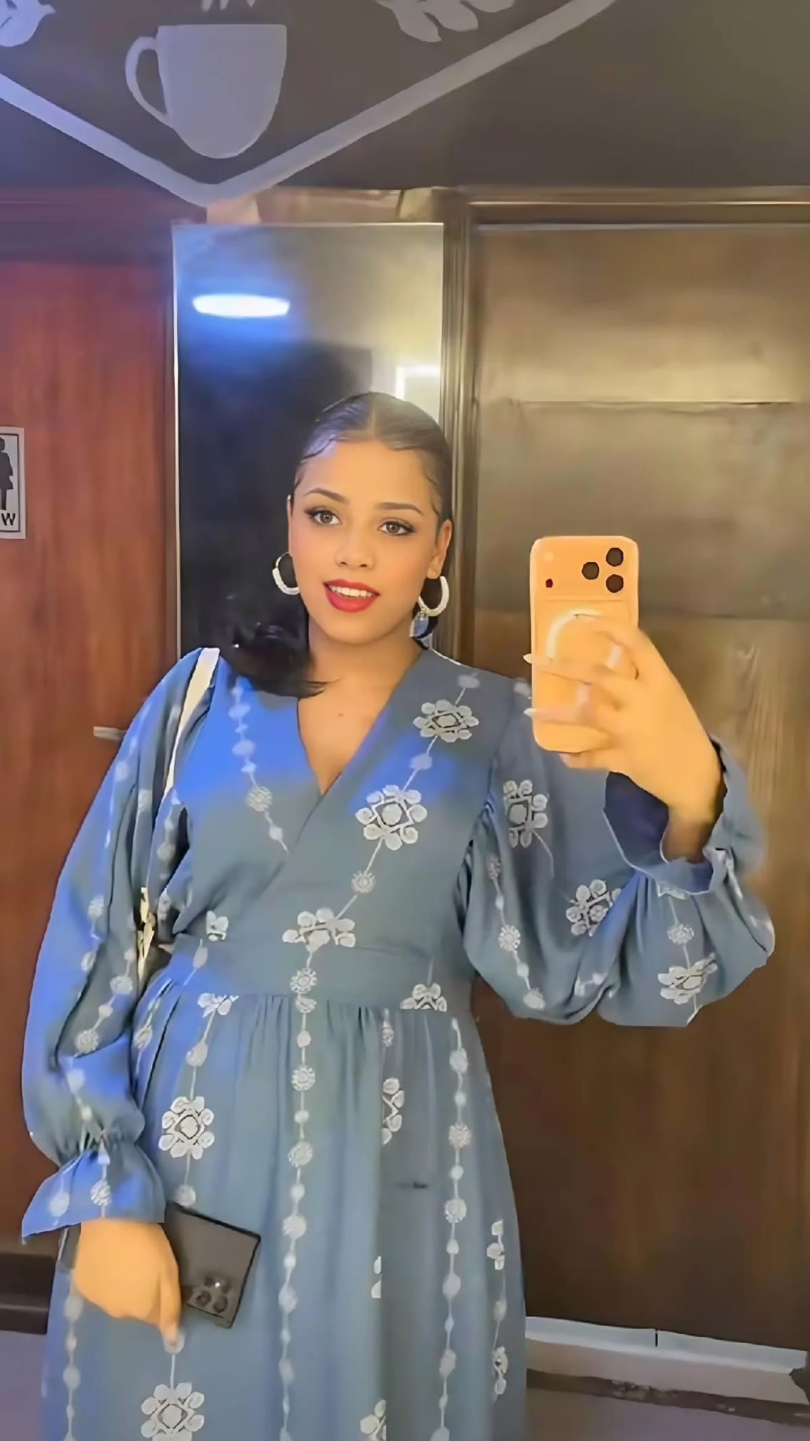 شاهد بالفيديو.. ظهرت بسيارتها الفارهة الجديدة بالقاهرة.. التيكتوكر السودانية "سحر كوكي" تثير الجدل بسبب الثروة الطائلة التي جمعتها في مصر خلال فترة وجيزة 10 سحر كوكي2 1