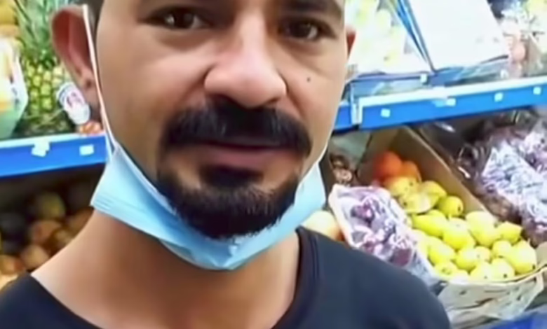 شاهد بالصورة والفيديو.. "لونه أبيض مني".. مواطن يمني يصاب بالذهول بعد مقابلته شاب سوداني أبيض البشرة 1 1e4b67cc 218a 4467 817c 0e913ddb9016