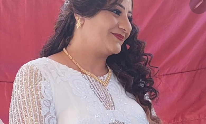 بالصورة.. قصة طبيبة "قبطية" رفضت الخروج من الخرطوم في أشد أوقات الحرب لمساعدة المرضى وعندما طالبتها والدتها بالخروج ردت عليها: (لا يا ماما ما بقدر الناس هنا محتاجين لى مابقدر اطلع واسيبهم وانا حالفة قسم) 1 610899058 1951961789072307 6593048094153123163 n