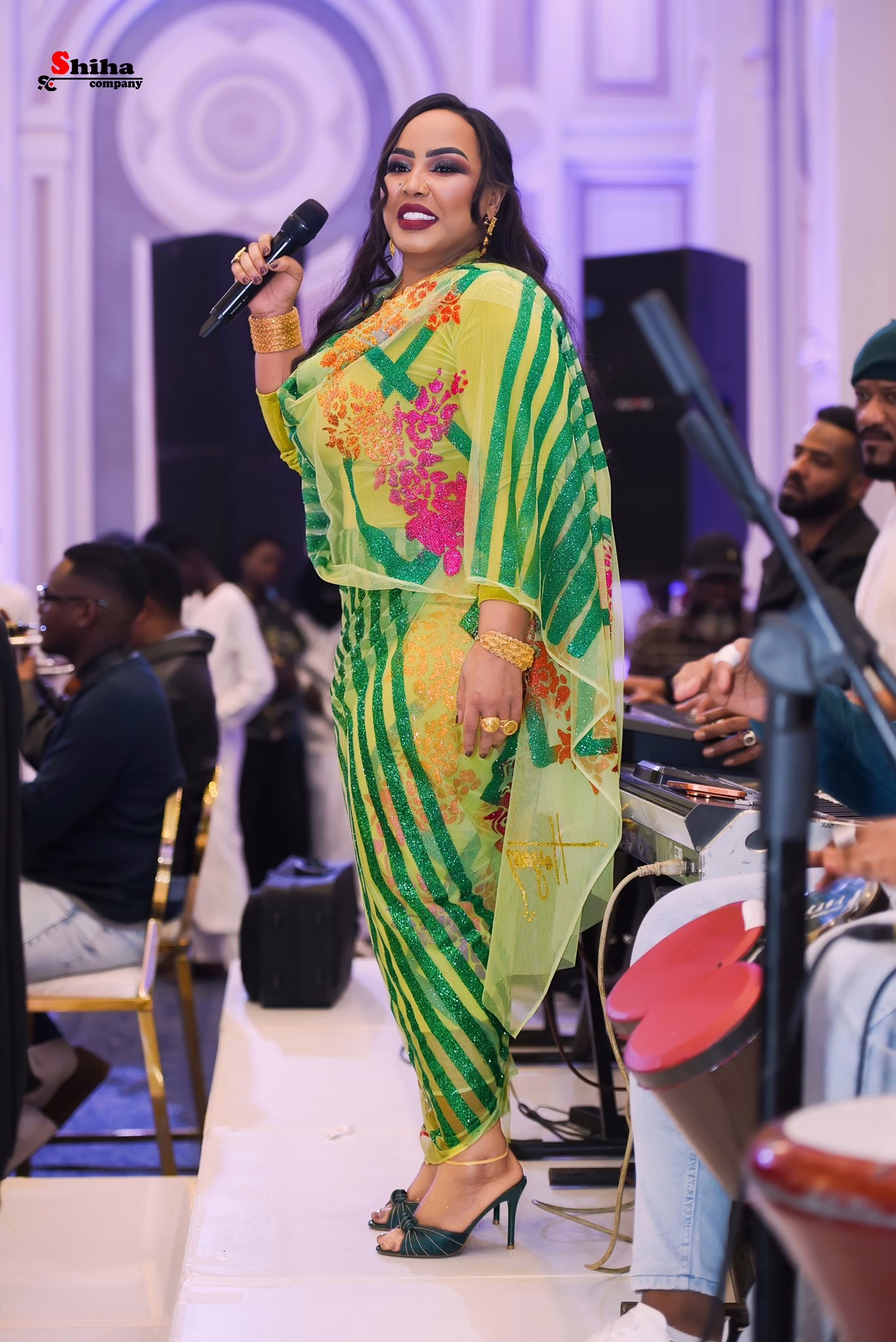 شاهد.. السلطانة هدى عربي تنشر صور من أحدث إطلالة لها وتتغزل في نفسها (الخضرة والوجه الإنتو عارفينو طبعاً) 13 622470445 2622540144794441 3469994870506419597 n