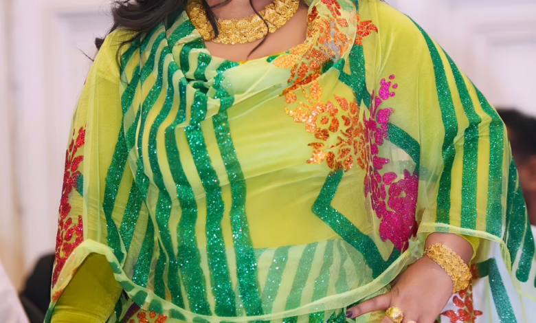 شاهد.. السلطانة هدى عربي تنشر صور من أحدث إطلالة لها وتتغزل في نفسها (الخضرة والوجه الإنتو عارفينو طبعاً) 9 624705846 2622540194794436 4916661426885607035 n