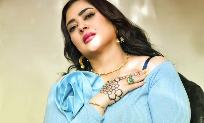 شاهد بالصور.. حسناء الفن السوداني تحتفل بعيد ميلادها بفستان ضيق ومحذق 1 مونيكا عيد ميلاد2