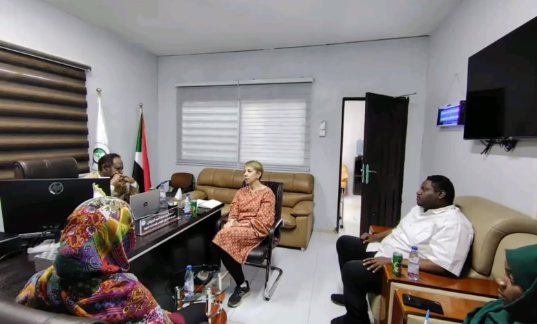 نائب الممثل المقيم لبرنامج الأمم المتحدة الإنمائي تزور الصندوق القومي للإمدادات الطبية 1 1770369167448