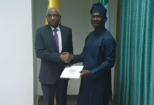 سفير السودان لدى نيجيريا يسلّم نسخة من أوراق اعتماده تمهيداً لتقديمها للرئيس تينوبو 63 1770987059533