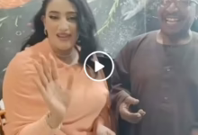 شاهد بالصورة والفيديو.. "عمو عاطف" يظهر وهو ملتصق بالمودل آية أفرو والأخيرة تشكوه للجمهور: (خرب سوقي) 11 2ac2fd8c cdd2 450b af42 24fe90e1e087